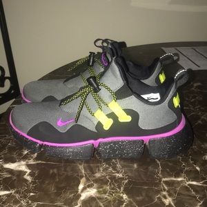 Nike Limited Edition “ PocketKnife River Rock “